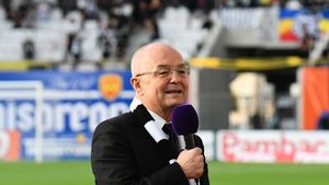 Emil Boc amenință Dinamo și anunță cu aroganță: „Venim cu puncte de la București”. Cum l-a uimit Ioan Ovidiu Sabău pe primarul Clujului