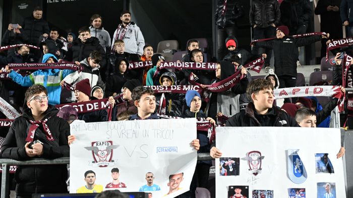 Imagini fabuloase de la Rapid - Universitatea Craiova. Imnul vişiniilor, cântat de mii de copii pe stadionul din Giuleşti