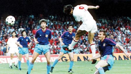 Asta e finala de care a uitat Becali și marele regret al unei legende a Stelei!** "Acel Milan e cel mai bun din istorie! A fost peste Barcelona"