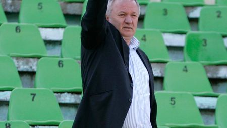 Porumboiu: "Mai bine băgam juniorii"