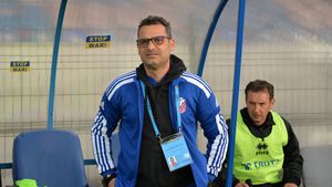 OFICIAL | Antrenorul Mihai Teja a plecat de la FC Botoșani! Comunicat al clubului după întâlnirea patronului Valeriu Iftime cu tehnicianul