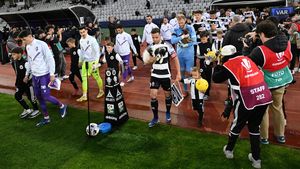 Transfer surpriză! Un club legendar din Franța vrea să-l cumpere pe fotbalistul revelației din Superliga