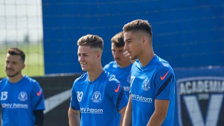 Înlocuitorul lui Gică Hagi, primul antrenament la Viitorul. Ce s-a întâmplat cu jucătorul scos din lot pentru că a fost fotografiat într-un club| VIDEO & FOTO