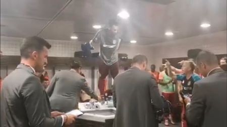 Sărbătoare în vestiar! Ce au făcut fotbaliștii CFR-ului, imediat după ce au eliminat-o pe Maccabi Tel Aviv din Liga Campionilor | VIDEO