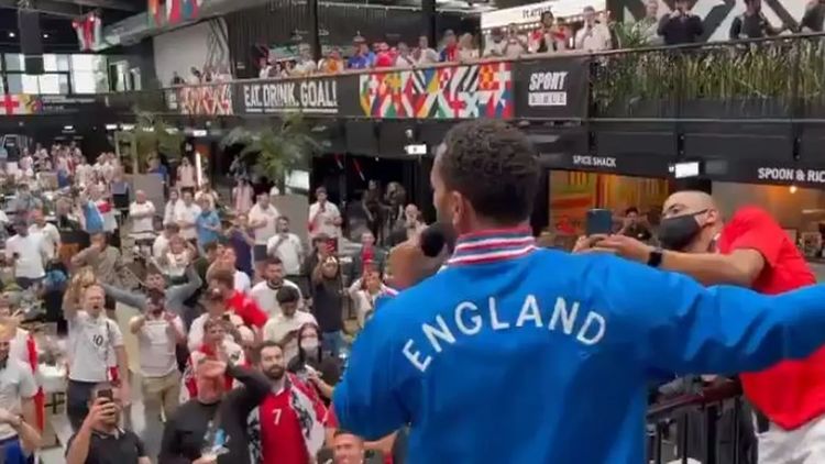Legenda lui Manchester United, implicată într-un scandal uriaș! Replica adresată unui fan a stârnit furie