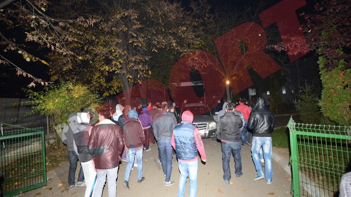 Situație EXPLOZIVĂ‚ la Dinamo! **Fanii au declanșat REVOLUȚIA: ce au discutat cu Badea și varianta pe care ar accepta-o dacă Bonetti e demis de conducere