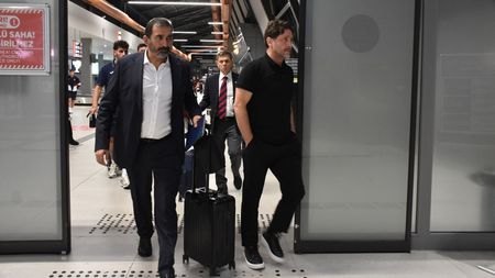 Lovitură de teatru! Drăguș așteaptă cu sufletul la gură: antrenorul care nu-l suportă a demisionat, Trabzonspor nu vrea să-l lase să plece!