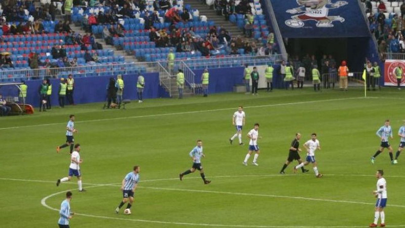 VIDEO | Fanii unei echipe de fotbal din Rusia au intrat pe teren pentru a-i bate pe jucători