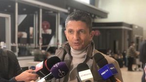 Răzvan Lucescu, scurtă vizită în România: „Rapidul trebuie, în primul rând, să evite retrogradarea" + Ce spune despre Alex Mitriță și meciul cu Germania