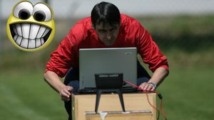 Războiul declarațiilor continuă!** MM: "Piți s-a urcat pe laptop odată, a crezut că e cântar"