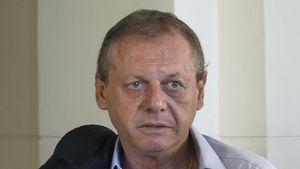Marcel Popescu a reacționat după ce Cornel Dinu l-a catalogat "un prăduitor, cu lacrimi de crocodil, care l-a refuzat pe Balaci": Să ieșim din doliu. Nu mă încurajați să spun prostii...Sunt lucruri urâte în viață"