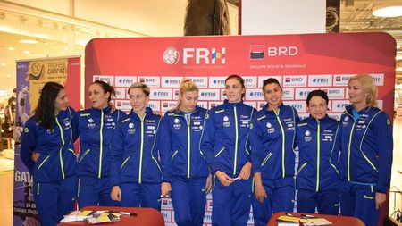 România merge cu o poartă tânără la Mondial, cu o medie de vârstă de 22 de ani. Denisa Dedu: "Poate ne lipsește experiența, dar nu vreau să pun prea multă presiune". Tricolorele, așteptate cu mare interes la un mall din Craiova