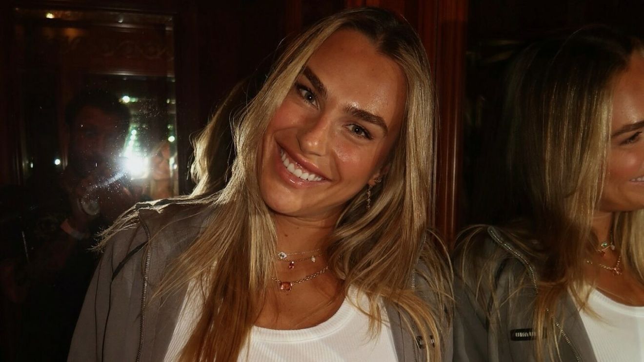 Aryna Sabalenka apare în imagini provocatoare, la limita decenței, cu sora ei!