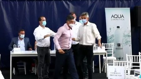 Îmbrânceli la ședința FR de Tenis care a dus la demisia lui Ion Țiriac din funcția de președinte! „Este o agresiune. Păi, nu vă e rușine?" | VIDEO