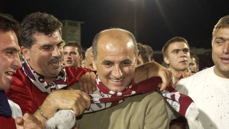 Suporterii Rapidului către Copos:** "Nu veni în Giulești!"