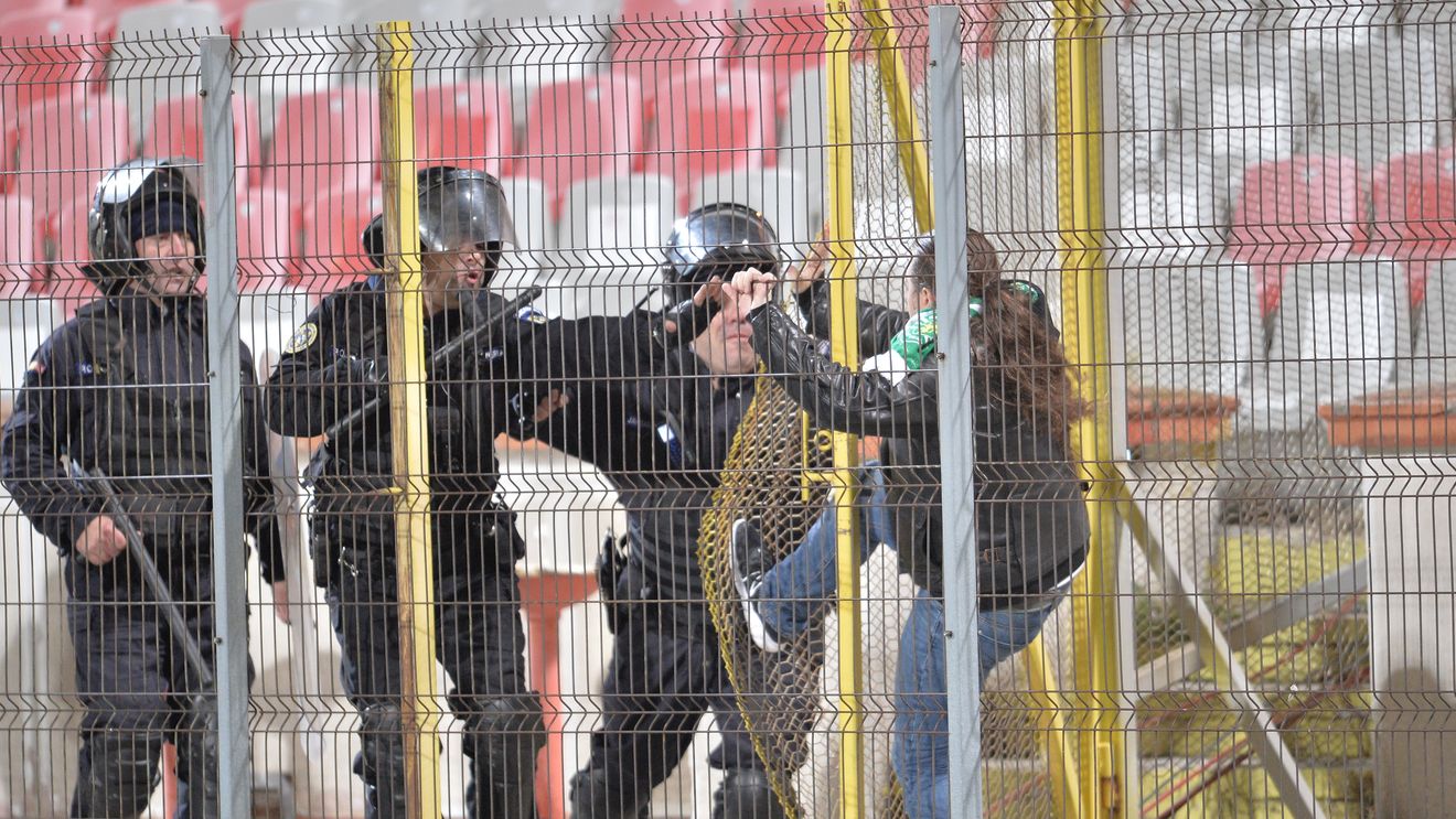 Ultrașii lui Dinamo au trecut la fapte! Fanii au mers peste jucători și staff în cantonament. Filip, dorit afară! Poliția a fost chemată