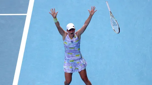 Imaginea zilei la Australian Open! Iga Swiatek, „ucigașa” Soranei Cîrstea din optimi, a sărbătorit calificarea în semifinale într-un mod spectaculos | FOTO & VIDEO