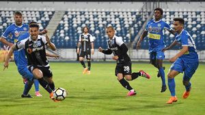 EXCLUSIV | Cine pleacă de la Iași? După Qaka și Jo, alți șapte jucători nu mai sunt doriți în Copou. Lista "neagră" a lui Stoican