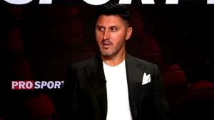 Ciprian Marica, imagine şi cuvinte impresionante: „Bunicul. Aşa mi-a vegheat şi mie copilăria. Bunica nu mai e”