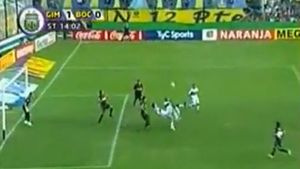 VIDEO| Mamma Mia, ce au inventat argentinienii!** Vezi golul din "dublă foarfecă" care a răpus-o pe Boca Juniors