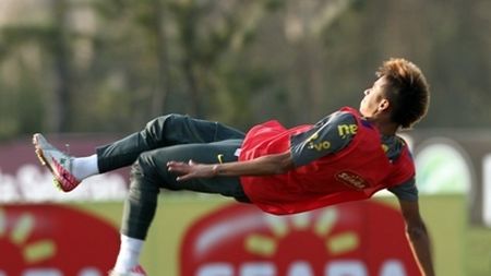 L-a vrut pe Neymar, a reușit doar să-i enerveze pe brazilieni:** 'Perez este arogant, are mentalitate de colonizator'