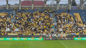 Mii de oameni și spectacol în tribune la meciul unde ROMÂNII au primit INTERZIS: „Atât au dat pe bilet! Au venit și cu Bolt”. Ce se întâmplă dacă ajung în play-off