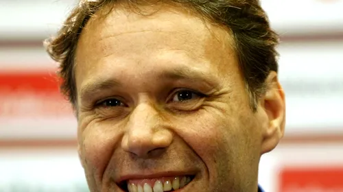 Van Basten, prezentat oficial la Ajax