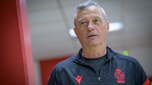 „Nu înțeleg! E o eroare de management”. Mircea Rednic a fost dat afară de Standard, iar belgienii consideră decizia drept una halucinantă