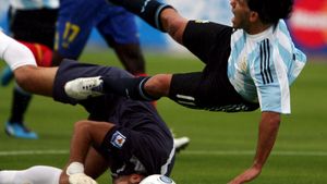 Hughes l-a rugat pe Maradona să nu-l cheme pe Tevez la națională