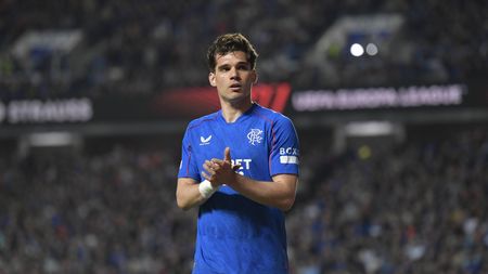 Ianis Hagi, luat în colimator de antrenorul său: „Chiar dacă ți se termină contractul, joci pentru viitorul tău”