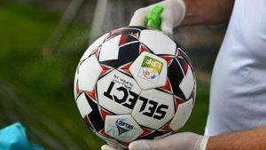Top Pariu: 100% fotbal » Pachetul Zilei ajunge la cota 11.00 »»