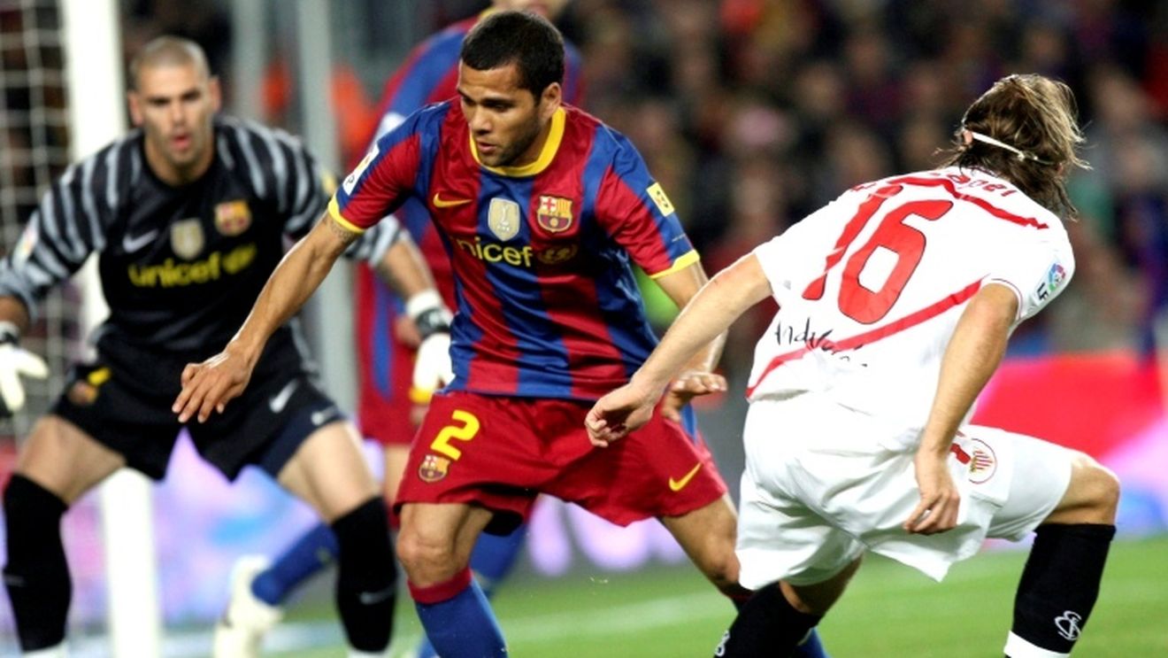 Dani Alves ar putea ajunge în Anglia! Vezi cine îl vrea pe brazilian