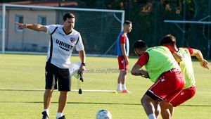 Detalii din interior despre haosul de la Dinamo: „Aș fi fost bucuros dacă ne aduceau niște mingi măcar!” Gică Mihali, umilit de spanioli