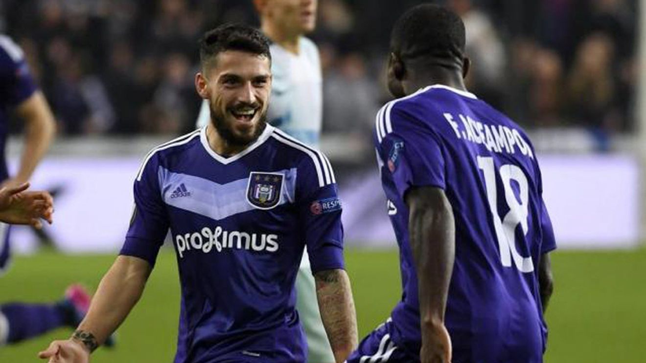 FOTO | Dovada că unul dintre cei mai curtați jucători din Europa a fost propus în România. Putea salva "U" Cluj de la faliment, dar s-a renunțat la el. Ghanezul e coleg acum cu Stanciu și Chipciu și va juca deseară pe Old Trafford