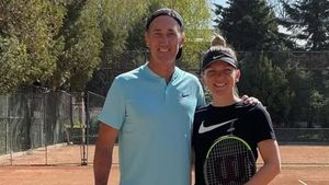 Simona Halep, antrenată de Darren Cahill la București! Australianul a avut o reacție memorabilă: „Coniacul tatălui tău m-a făcut să trec peste asta”