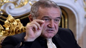 Falimentul FCSB, mai aproape decât crede Gigi Becali?! Mirel Rădoi a răbufnit în direct când a fost întrebat despre strategia patronului: „Doamne ferește!”