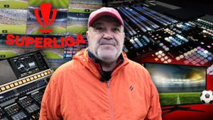 Imagini unice în România! Cum ajung milioane de oameni să vadă la televizor derby-urile tari din Superliga: „Cu patru cinci-ore înainte!”. De ce un „weekend” ține aproape toată săptămâna. EXCLUSIV