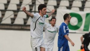 Steaua dă lovitură după lovitură: Gigi transferă la sfatul lui Hagi!** "Îl vreau pe Bourceanu! Pentru Curelea dau 500.000"