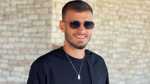Vlad Dragomir va deveni tată pentru prima oară. Cum a anunțat mijlocașul de la FC Pafos că iubita lui este însărcinată: „Băiatul meu mare”| FOTO