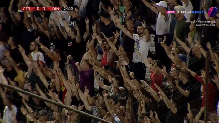 Fanii lui Dinamo au oprit și meciul cu CFR Cluj! FOTO | Suporterii "câinilor" au umplut sectorul oaspeților, în ciuda faptului că au fost "interziși"