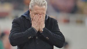 Marius Șumudică, în lacrimi după ce n-a devenit antrenorul Rapidului! Tehnicianul are cale liberă spre FCSB: „Nu-l mai judecăm!”