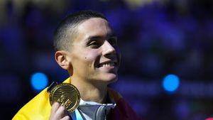 O nouă medalie de aur pentru David Popovici! Înotătorul a încheiat pe primul loc proba de 50m liber din cadrul Campionatelor Europene de natație la juniori de la Otopeni
