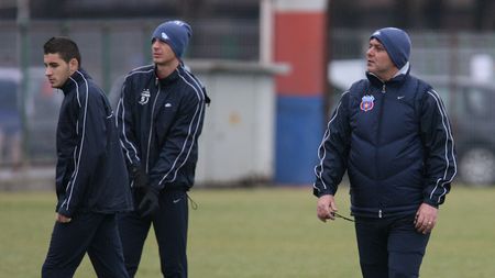 Rada titular? "M-am decis cu cine o să joc pe banda stânga!"