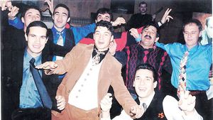 Eroi deveniți mincinoși, blatiști deveniți oameni cinstiți!** Blatul pe care l-au demascat s-a întors împotriva lor: intervențiile politice în stil securist le-au închis gura