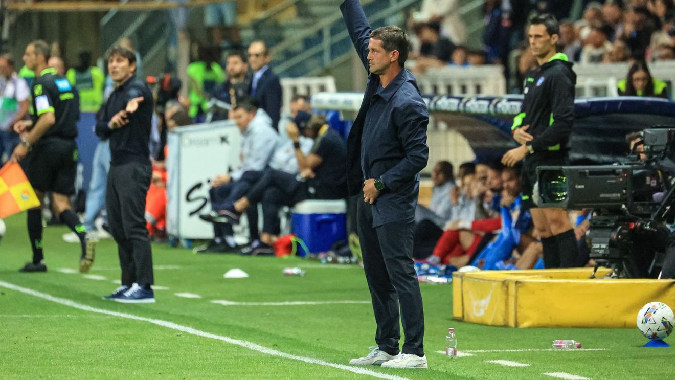 Faza nebună într-un final de infarct care îl salvează pe Chivu în Parma - Napoli. Arbitrul a dat penalty în minutul 90+7, dar a fost chemat la VAR și a anulat decizia!