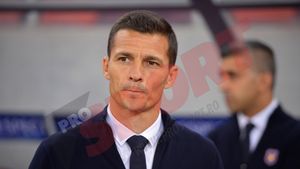 Gâlcă a găsit cel mai bun stimulent pentru jucătorii săi: "Ar fi foarte bine ca domnul Becali să bage salariile înaintea fiecărui meci important"