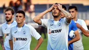 Mihai Rotaru a vorbit despre lista neagră pe care Laurențiu Reghecampf a făcut-o la Universitatea Craiova! Ce se va întâmpla cu doi fotbaliști cu nume din lotul oltenilor