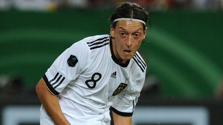 Galacticul Ozil, idol în țara dușmanilor:** "Când îl văd jucând, mă gândesc la Zidane, la Redondo, la Hagi!" Olandezii numără clipele înaintea întâlnirii cu 'omul coșmar'