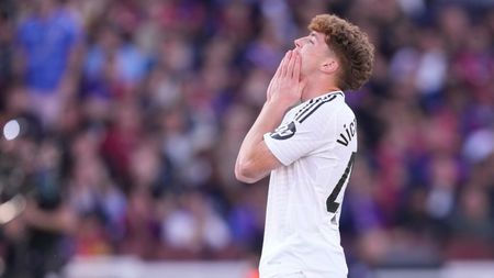 A ratat ocazia carierei în Barcelona - Real Madrid 4-3 și și-a închis comentariile pe rețelele de socializare din cauza înjurăturilor fără oprire