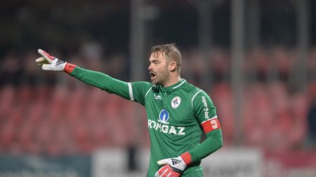 O lecție de fair-play predată de Răzvan Pleșca: "Da, recunosc, a fost gol". VIDEO | Faza care le-a scăpat arbitrilor